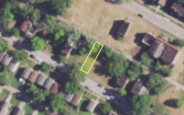Aerial view of 3933 KENNERLY AV — vacant lot, St. Louis with approximate parcel outline
