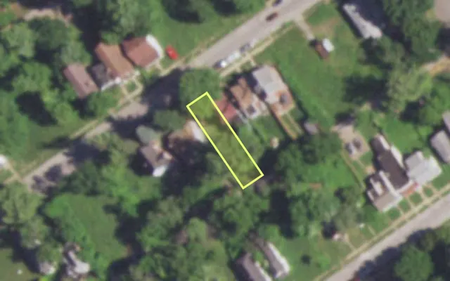 Aerial view of 5048 THRUSH AV — vacant lot, St. Louis with approximate parcel outline