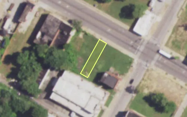 Aerial view of 4510 DR MARTIN LUTHER KING DR — vacant lot, St. Louis with approximate parcel outline