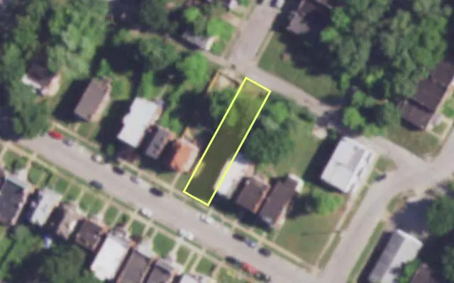 Aerial view of 4217 LABADIE AV — vacant lot, St. Louis with approximate parcel outline