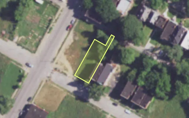 Aerial view of 3861 LABADIE AV — vacant lot, St. Louis with approximate parcel outline