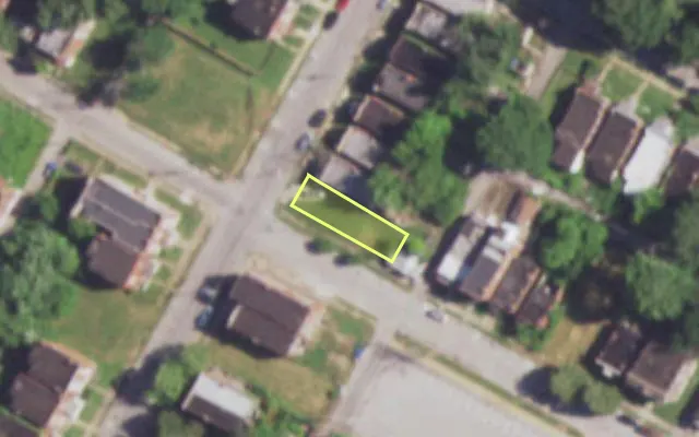 Aerial view of 3400 MARCUS AV — vacant lot, St. Louis with approximate parcel outline