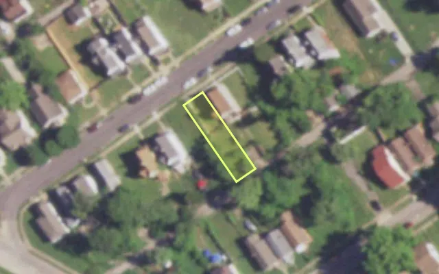 Aerial view of 4722 BEACON AV — vacant lot, St. Louis with approximate parcel outline