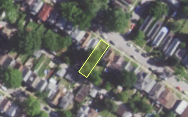 Aerial view of 4200 OSCEOLA ST — vacant lot, St. Louis with approximate parcel outline