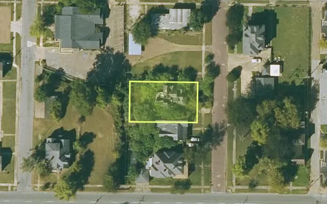 Aerial view of PHILLIPS County parcel 704-00898-000 — Arkansas post-auction with approximate parcel outline