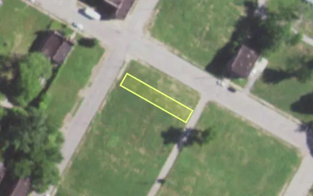 Aerial view of 1974 CLARA AV — vacant lot, St. Louis with approximate parcel outline