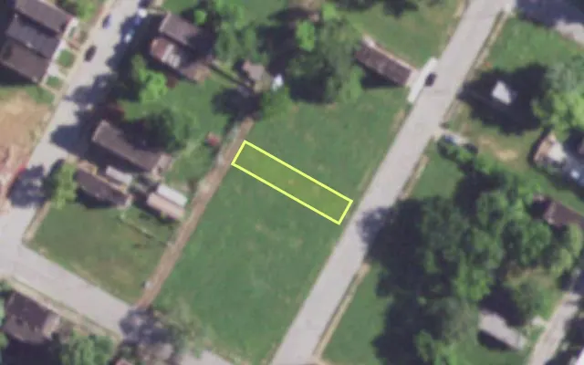 Aerial view of 4143 GROVE ST — vacant lot, St. Louis with approximate parcel outline