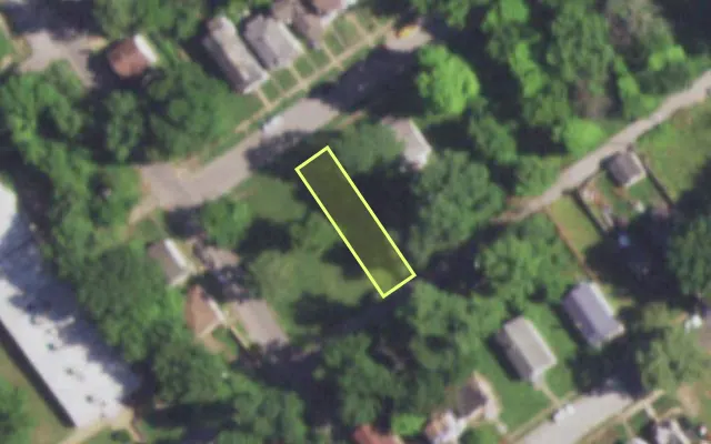 Aerial view of 5508 DAVISON AV — vacant lot, St. Louis with approximate parcel outline