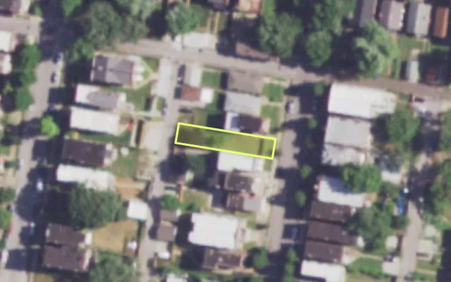 Aerial view of 3223 OHIO AV — vacant lot, St. Louis with approximate parcel outline