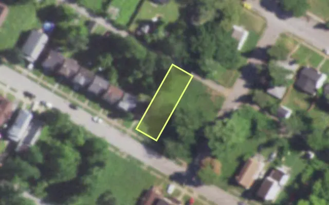 Aerial view of 5809 SALOMA AV — vacant lot, St. Louis with approximate parcel outline