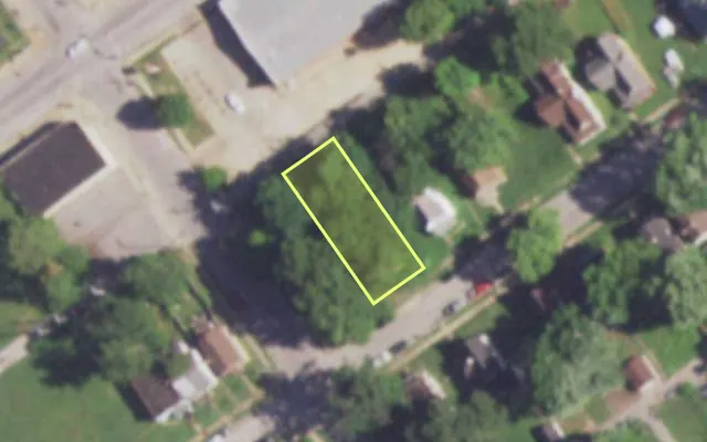 Aerial view of 5007 GERALDINE AV — vacant lot, St. Louis with approximate parcel outline