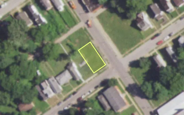 Aerial view of 5277 ROBIN AV — vacant lot, St. Louis with approximate parcel outline