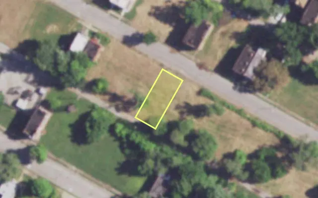 Aerial view of 3832 KENNERLY AV — vacant lot, St. Louis with approximate parcel outline