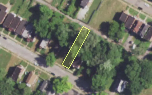 Aerial view of 4435 LABADIE AV — vacant lot, St. Louis with approximate parcel outline