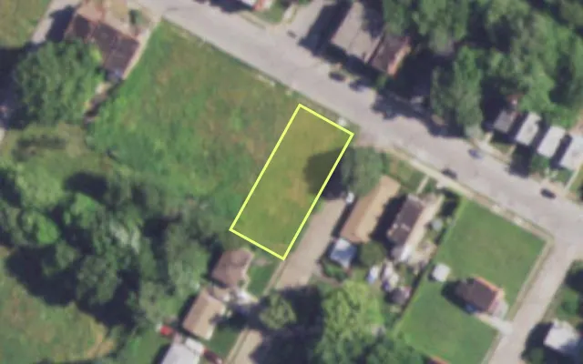 Aerial view of 4300 ASHLAND AV — vacant lot, St. Louis with approximate parcel outline