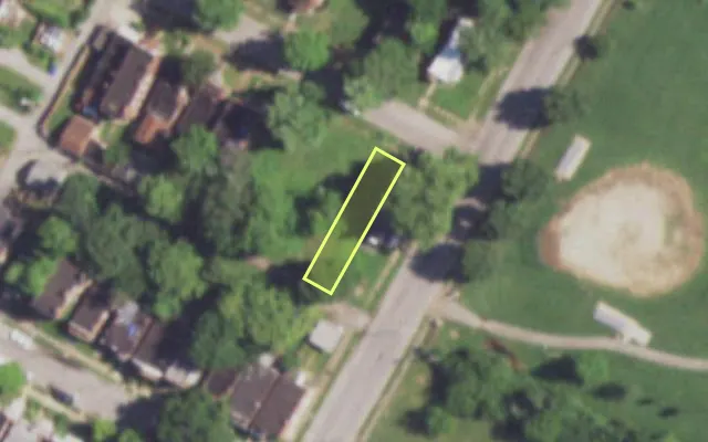 Aerial view of 4704 SAN FRANCISCO AV — vacant lot, St. Louis with approximate parcel outline