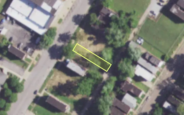 Aerial view of 4330 WARNE AV — vacant lot, St. Louis with approximate parcel outline