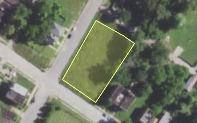 Aerial view of 1354 ARLINGTON AV — vacant lot, St. Louis with approximate parcel outline