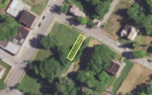 Aerial view of 4654 KENNERLY AV — vacant lot, St. Louis with approximate parcel outline