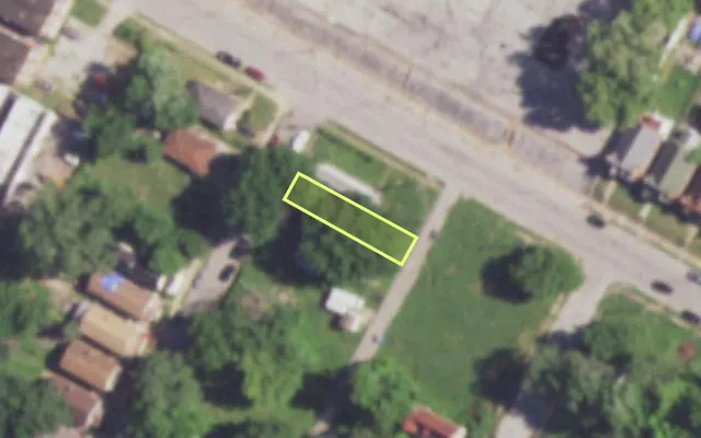 Aerial view of 4136 CLARA PL — vacant lot, St. Louis with approximate parcel outline