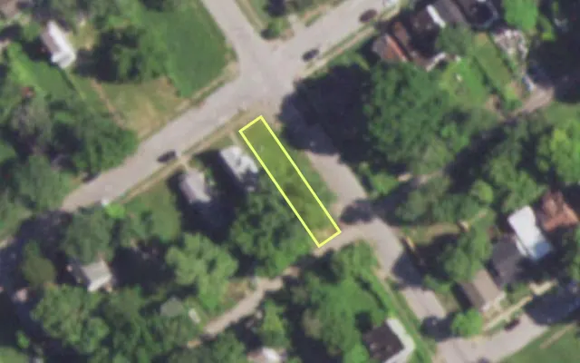 Aerial view of 5478 WREN AV — vacant lot, St. Louis with approximate parcel outline