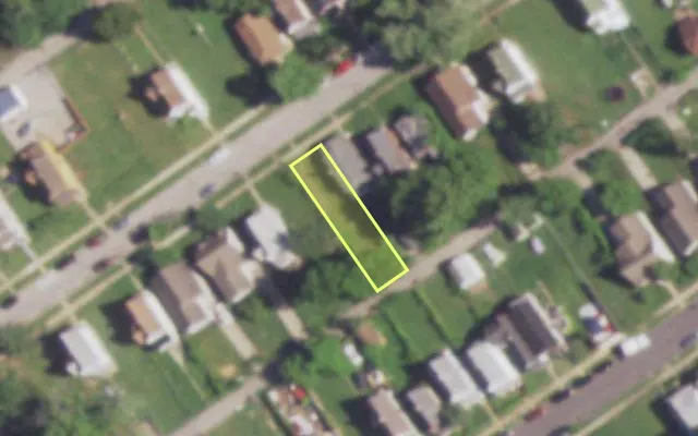Aerial view of 4742 GENEVIEVE AV — vacant lot, St. Louis with approximate parcel outline