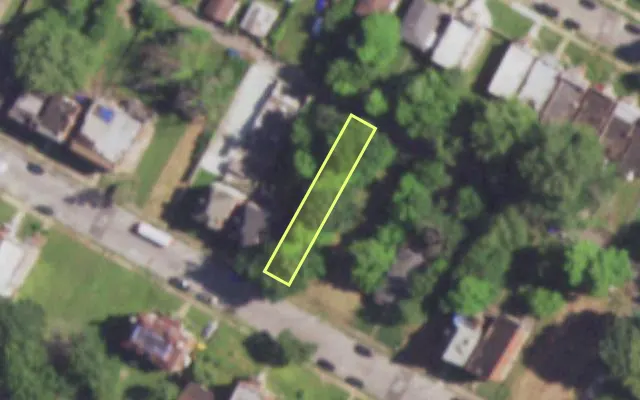Aerial view of 4545 LABADIE AV — vacant lot, St. Louis with approximate parcel outline