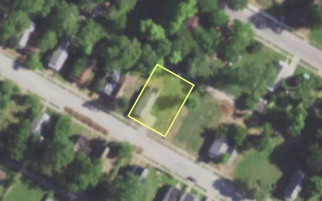 Aerial view of 5661 KENNERLY AV — vacant lot, St. Louis with approximate parcel outline