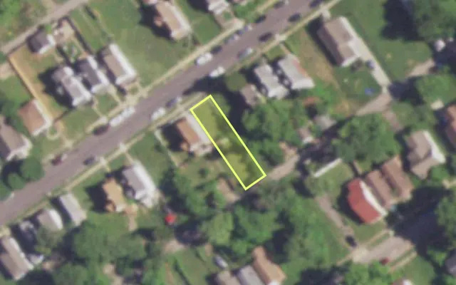 Aerial view of 4728 BEACON AV — vacant lot, St. Louis with approximate parcel outline