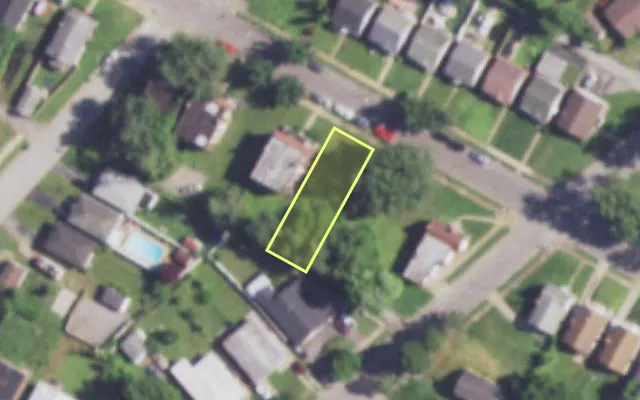 Aerial view of 4512 CARTER AV — vacant lot, St. Louis with approximate parcel outline
