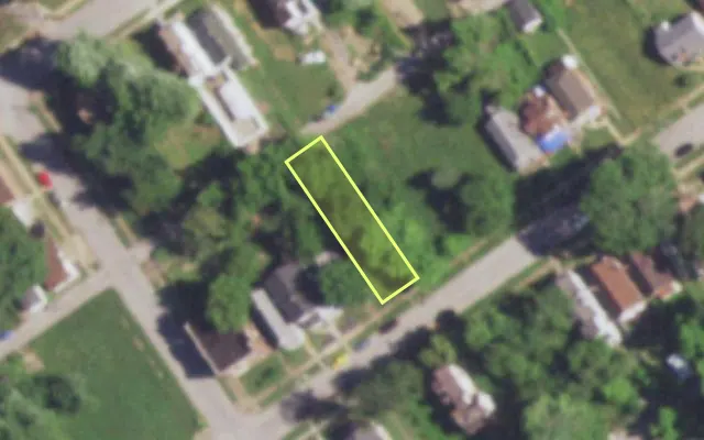 Aerial view of 4917 PLOVER AV — vacant lot, St. Louis with approximate parcel outline
