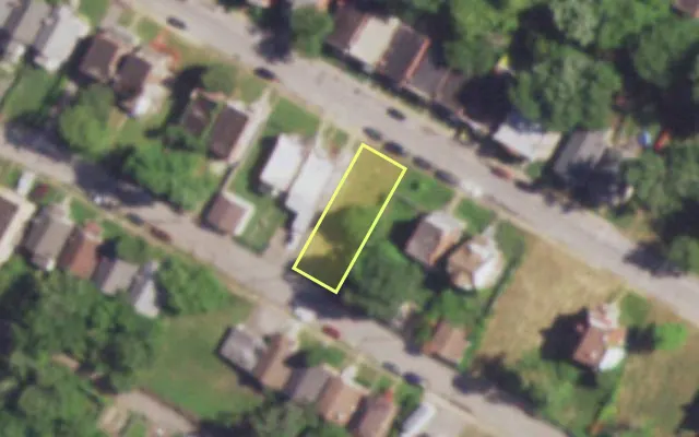Aerial view of 4786 CUPPLES PL — vacant lot, St. Louis with approximate parcel outline