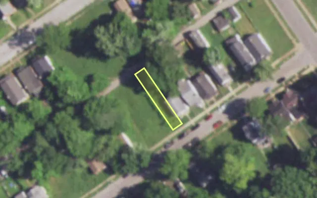 Aerial view of 5255 DAVISON AV — vacant lot, St. Louis with approximate parcel outline