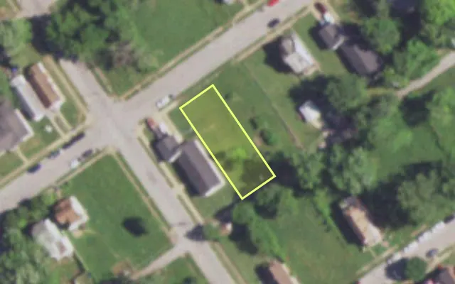 Aerial view of 5506 ROBIN AV — vacant lot, St. Louis with approximate parcel outline