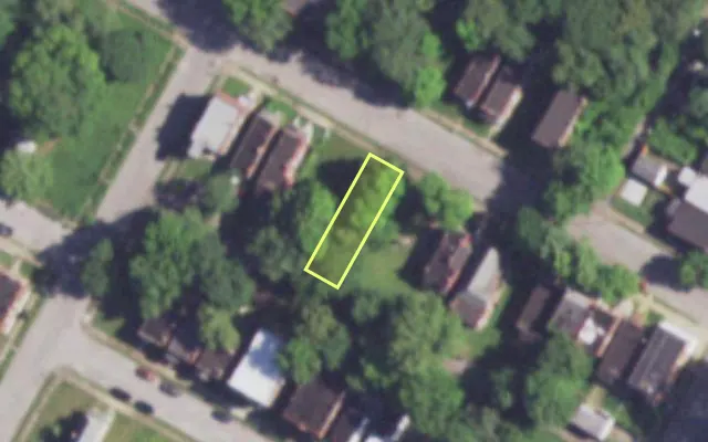 Aerial view of 4228 W KOSSUTH AV — vacant lot, St. Louis with approximate parcel outline