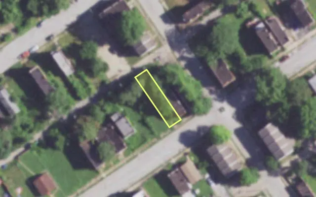Aerial view of 2007 JOHN AV — vacant lot, St. Louis with approximate parcel outline