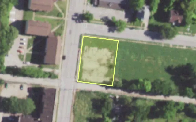 Aerial view of 5750 VERNON AV — vacant lot, St. Louis with approximate parcel outline
