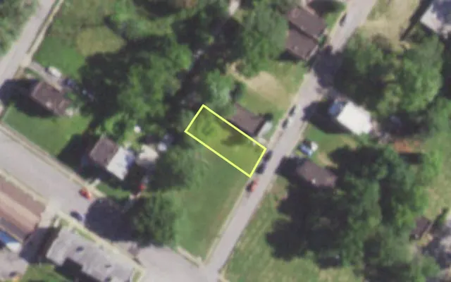 Aerial view of 1465 SHAWMUT PL — vacant lot, St. Louis with approximate parcel outline
