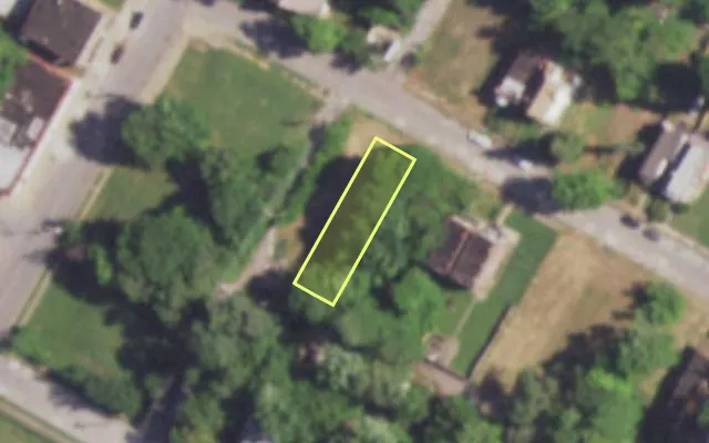 Aerial view of 4648 KENNERLY AV — vacant lot, St. Louis with approximate parcel outline