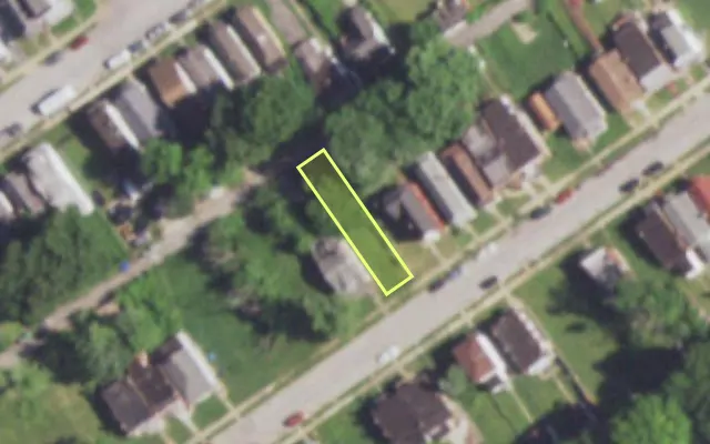 Aerial view of 5067 ARLINGTON AV — vacant lot, St. Louis with approximate parcel outline