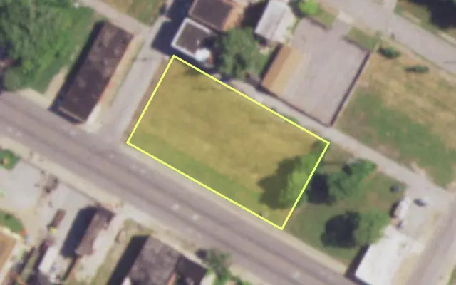 Aerial view of 4517 DR MARTIN LUTHER KING DR — vacant lot, St. Louis with approximate parcel outline