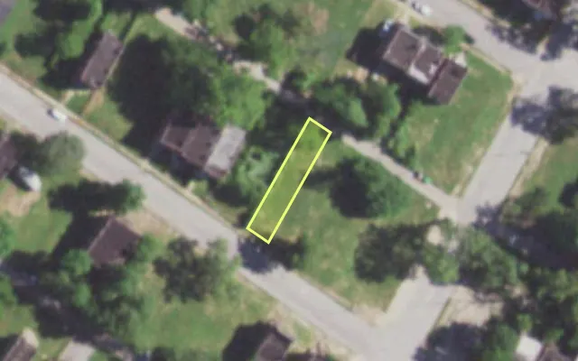 Aerial view of 5915 WABADA AV — vacant lot, St. Louis with approximate parcel outline