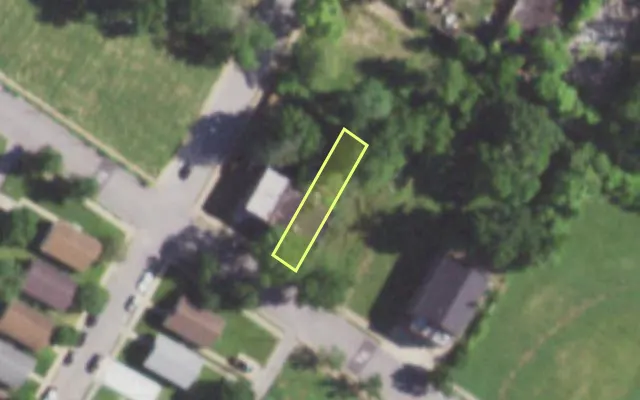 Aerial view of 5647 WELLS AV — vacant lot, St. Louis with approximate parcel outline