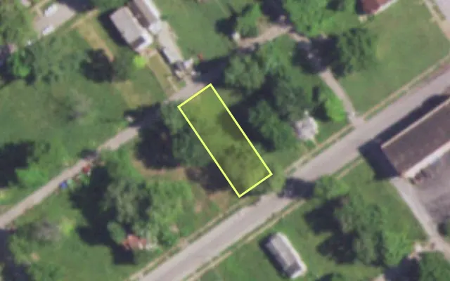 Aerial view of 5525 THRUSH AV — vacant lot, St. Louis with approximate parcel outline