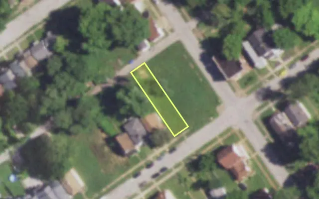 Aerial view of 4773 PLOVER AV — vacant lot, St. Louis with approximate parcel outline