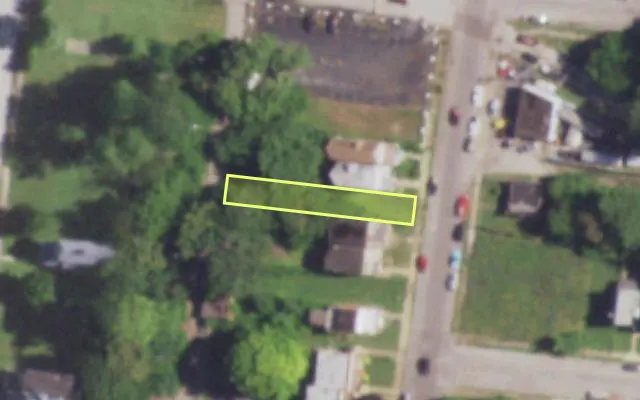 Aerial view of 911 WALTON AV — vacant lot, St. Louis with approximate parcel outline