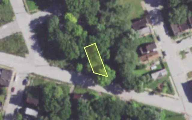 Aerial view of 1923 BRANCH ST — vacant lot, St. Louis with approximate parcel outline
