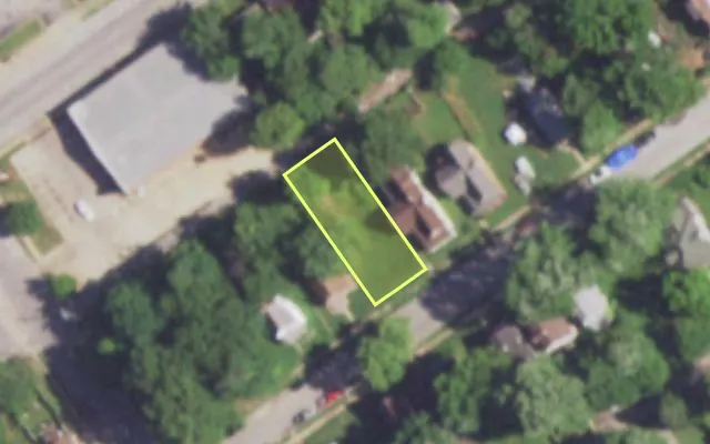 Aerial view of 5019 GERALDINE AV — vacant lot, St. Louis with approximate parcel outline