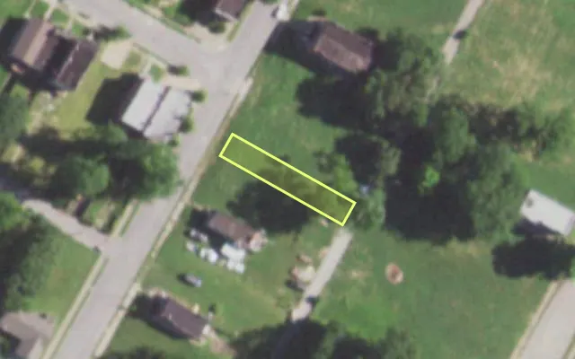 Aerial view of 1930 CLARA AV — vacant lot, St. Louis with approximate parcel outline