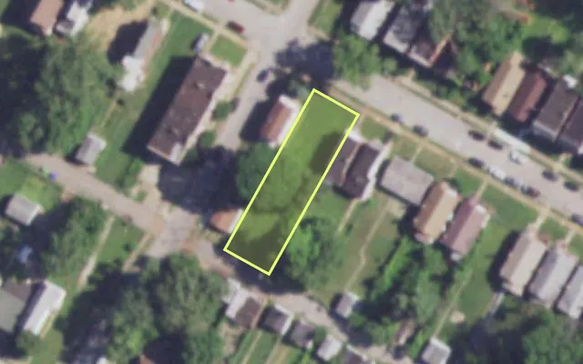 Aerial view of 4260 LEXINGTON AV — vacant lot, St. Louis with approximate parcel outline